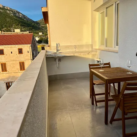 Newly Refurbished Haven * Komiža