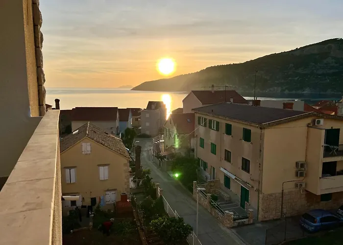 Newly Refurbished Haven * Komiža